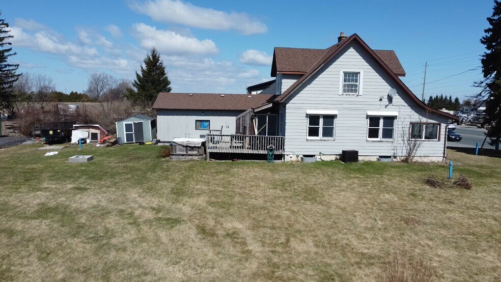 Primary Photo Of 18558 Yonge St, East Gwillimbury Land For Sale