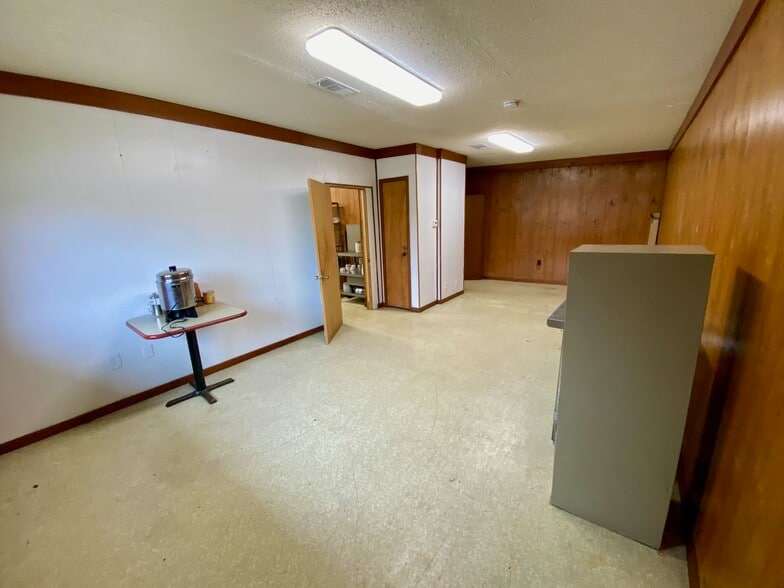 More Photos Of 2401 Port Neches Ave, Port Neches Restaurant For Sale