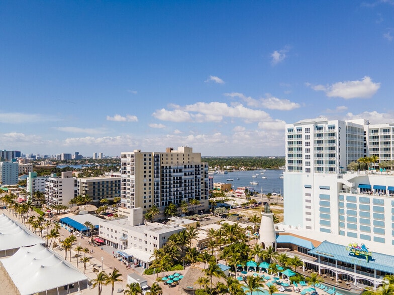 More Photos Of 310 Michigan St, Hollywood Hotel For Sale