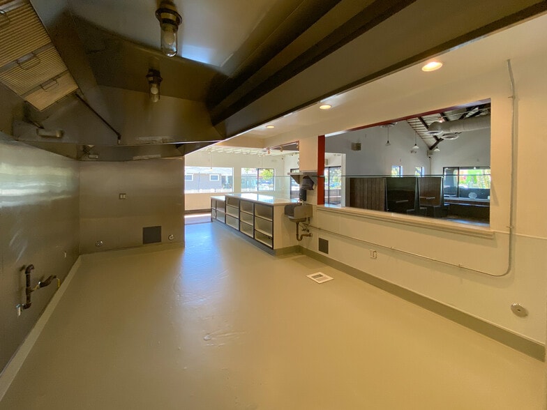 More Photos Of 1837 E 7th St, Long Beach Restaurant For Lease