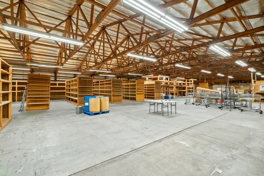 More Photos Of 130 Elizabeth Ln, Genoa City Industrial For Lease
