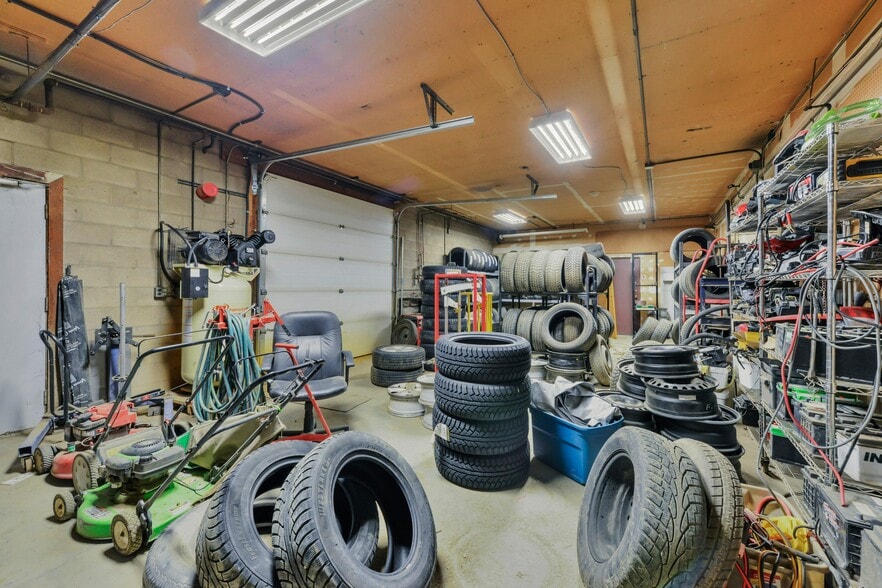 More Photos Of 4727 60 St, Red Deer Service For Sale