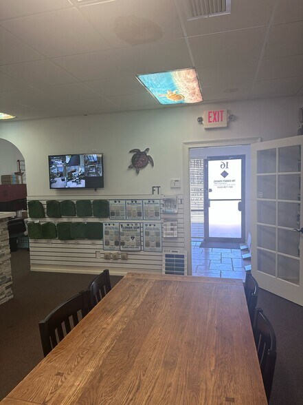 More Photos Of 3300 S Congress Ave, Boynton Beach Showroom For Lease