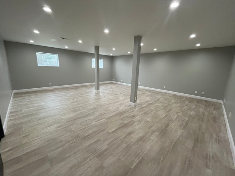 More Photos Of 407 River Heights Cir, Anderson Warehouse For Sale