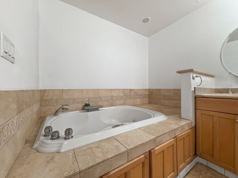 More Photos Of 15332 Shasta Ln, Huntington Beach Assisted Living For Sale