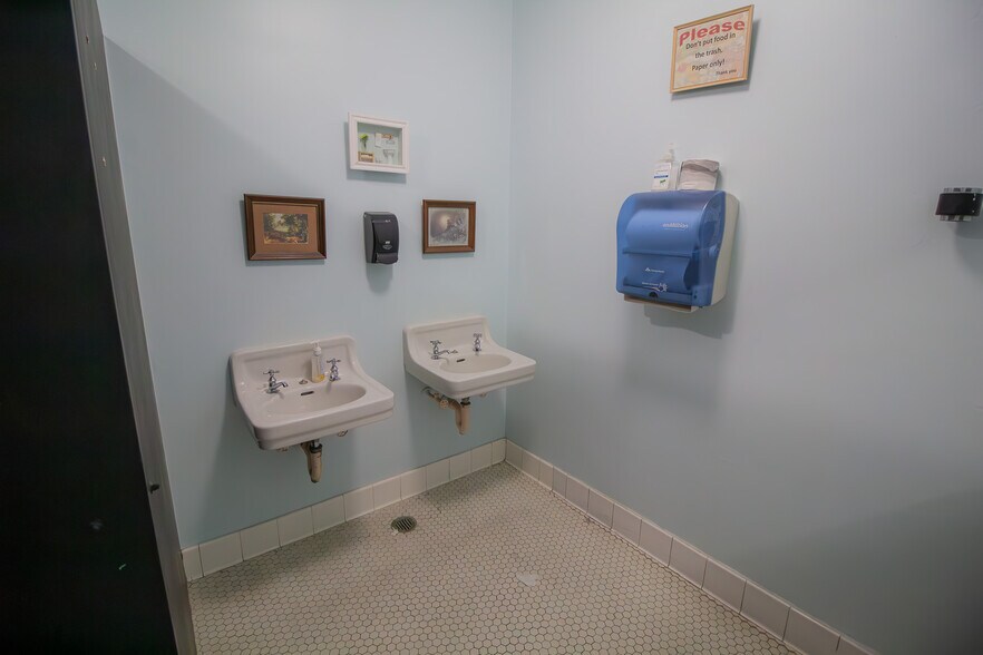 More Photos Of 181 Western ave, Albany Religious Facility For Sale