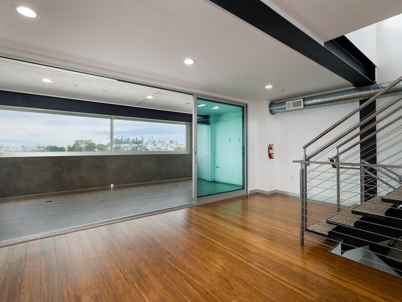 More Photos Of 227 California St, El Segundo Loft Creative Space For Lease