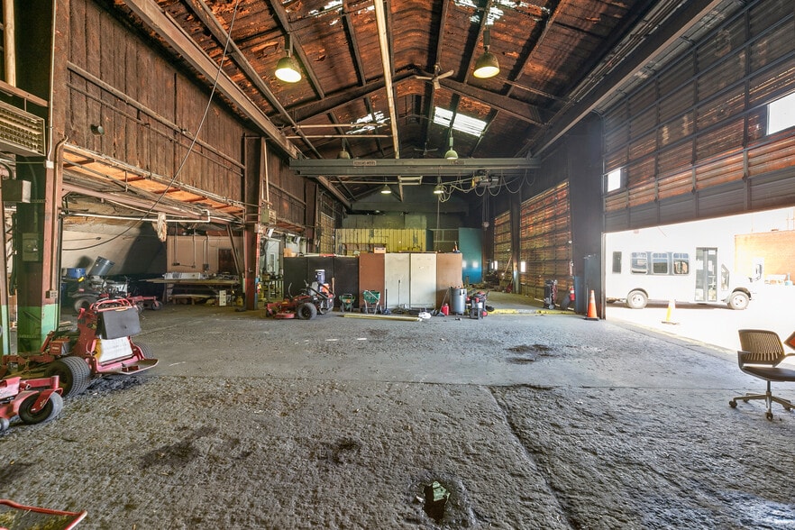 More Photos Of 1901 Westwood Ave, Richmond Warehouse For Sale