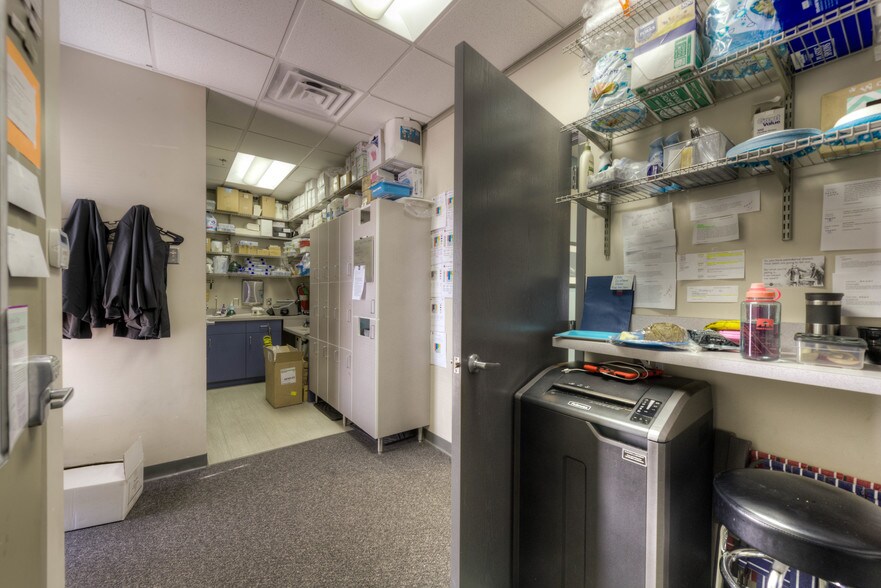 More Photos Of 1380 Duckwood Dr, Eagan Unknown For Lease