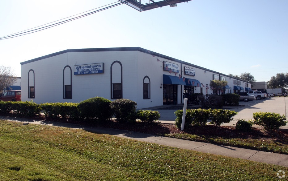 More Photos Of 12505 66th St N, Largo Warehouse For Lease