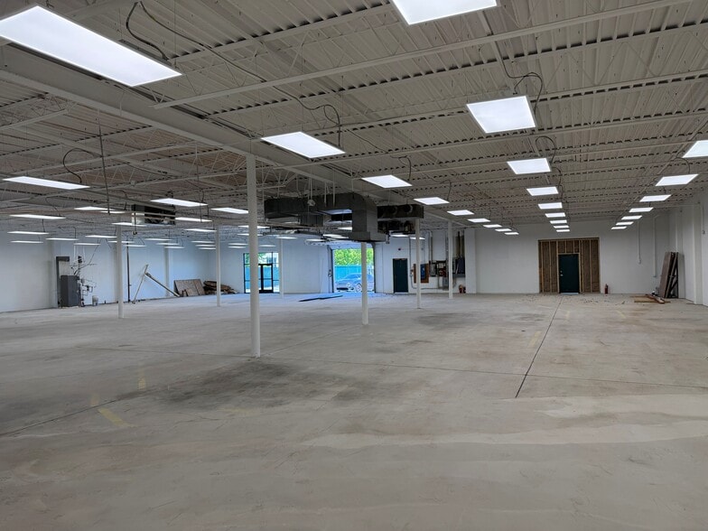 More Photos Of 1385-1387 Goodale Blvd, Columbus Warehouse For Lease