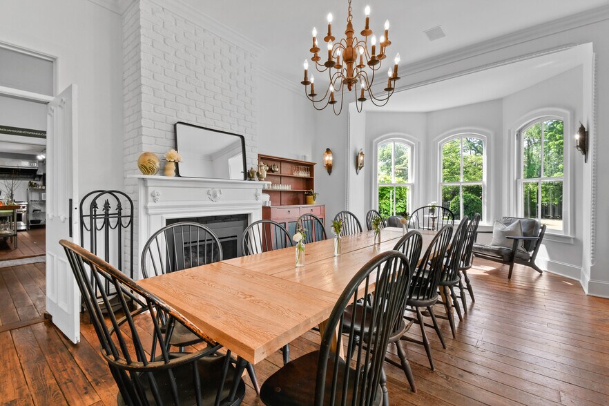 More Photos Of 204 Lawson St, Hot Springs Hotel For Sale