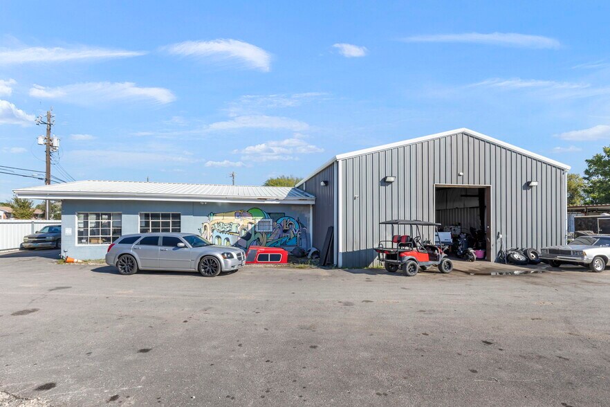 More Photos Of 4107 Weslow St, Houston Warehouse For Sale