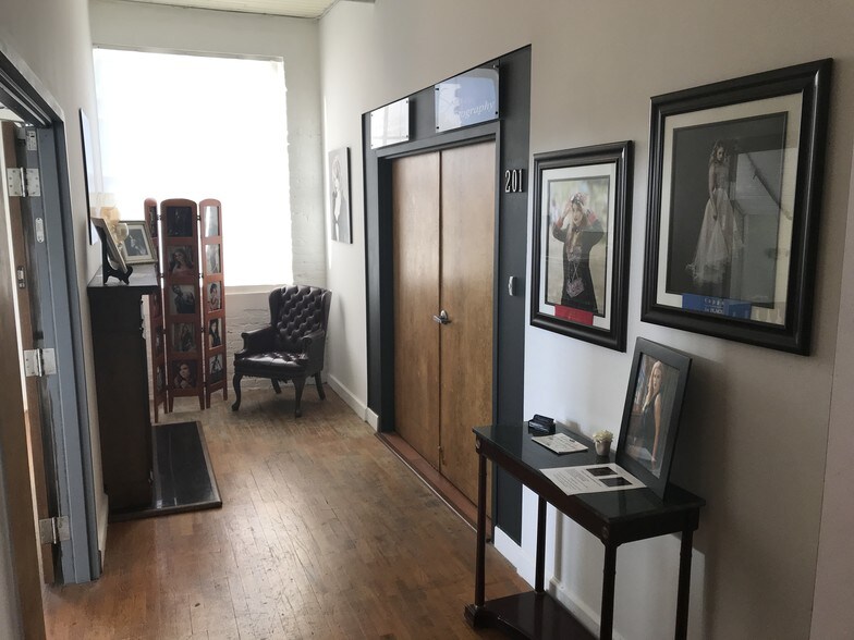 More Photos Of 1906 N Armenia Ave, Tampa Loft Creative Space For Lease