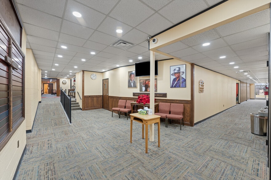 More Photos Of 3411 Covington Pike, Memphis Religious Facility For Sale