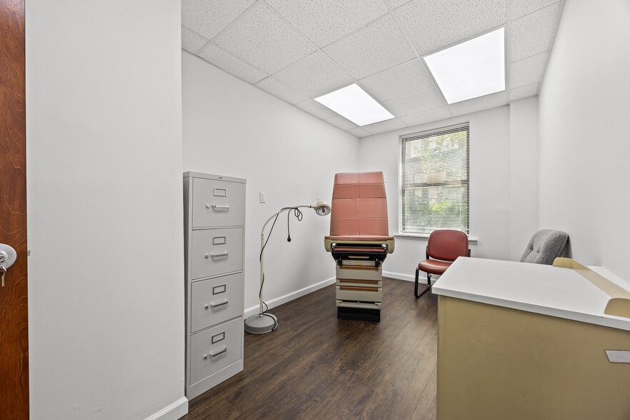 More Photos Of 148-09 Northern Blvd, Flushing Apartments For Lease