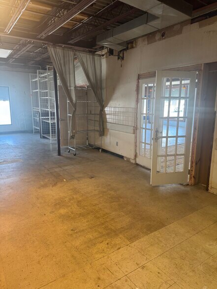 More Photos Of 5901 W Vliet St, Milwaukee Storefront Retail Residential For Lease