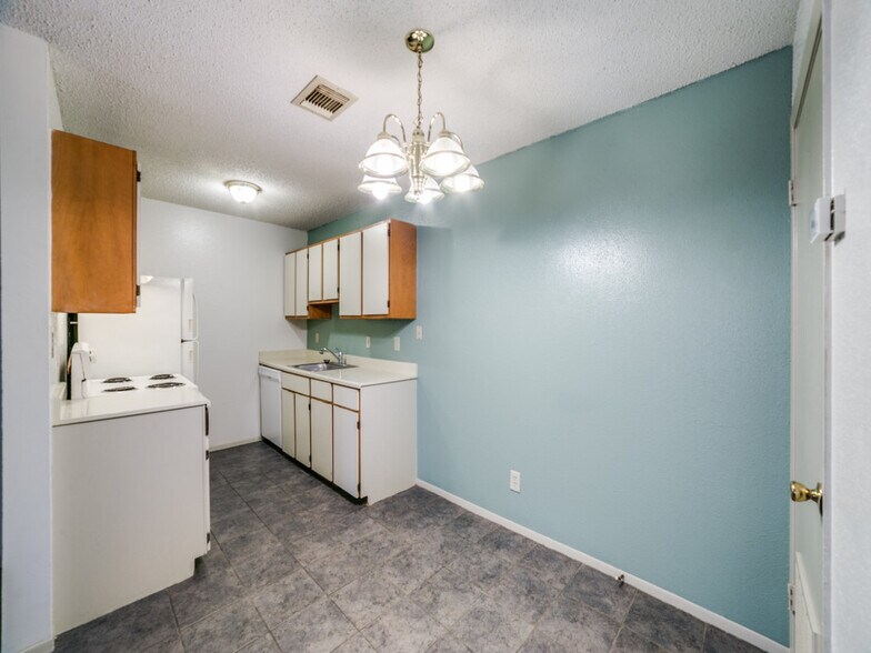 More Photos Of 7737 Skolout St, San Antonio Apartments For Sale