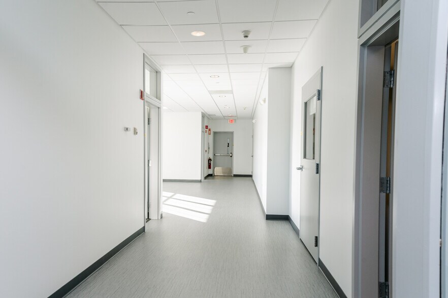 More Photos Of 4 Research Dr, Woodbridge Research And Development For Lease