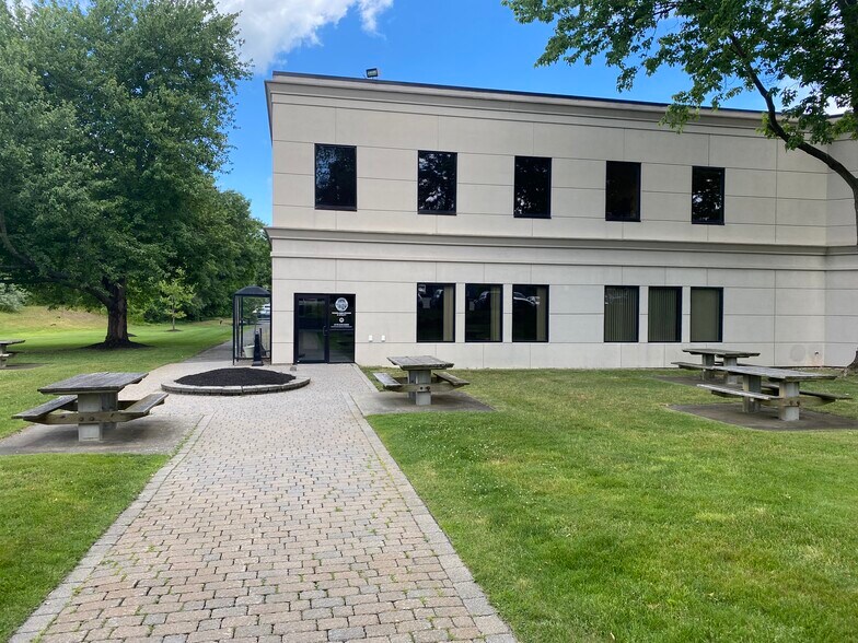 More Photos Of 150A Andover St, Danvers Office For Lease