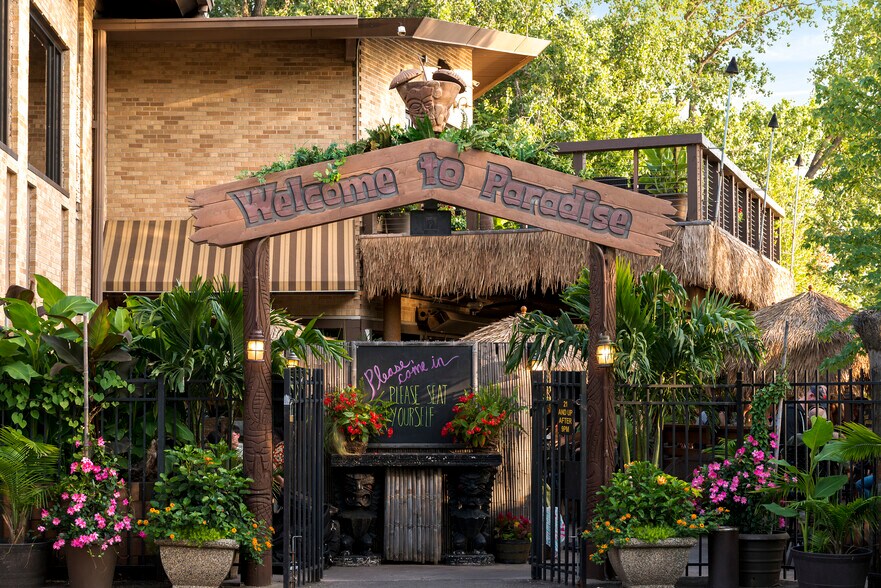 More Photos Of 1900 & 1924 Marshall St NE, Minneapolis Restaurant For Lease