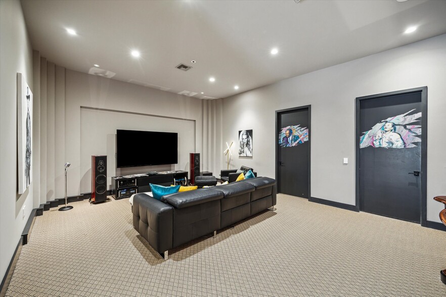 More Photos Of 5913 Washington Ave, Houston Office Residential For Sale