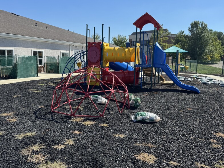 More Photos Of 7810 Graphics Way, Lewis Center Office For Sale