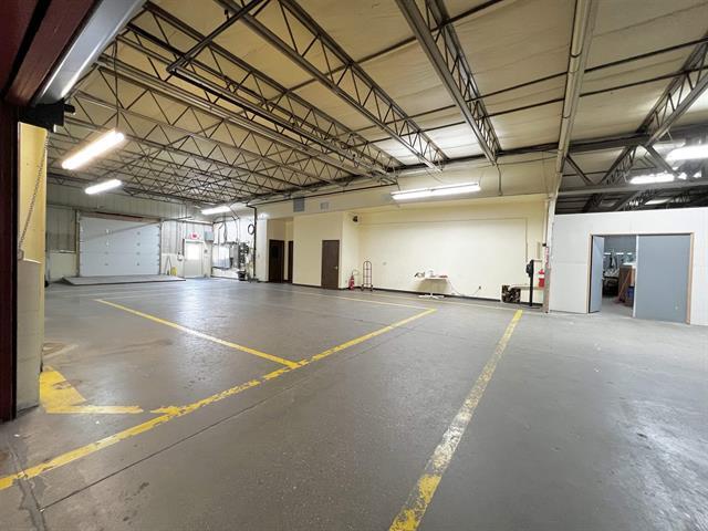 More Photos Of 805 Park Ave, Beaver Dam Industrial For Lease