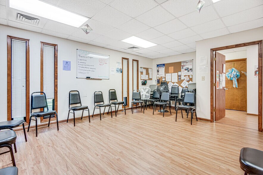 More Photos Of 231 Memorial Dr, Jacksonville Medical For Sale