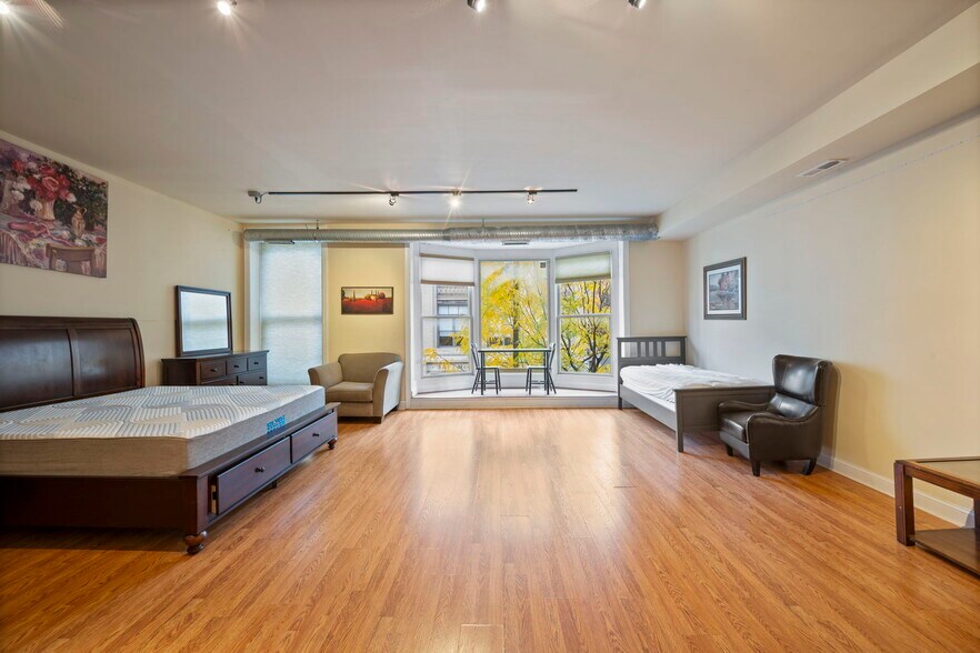 More Photos Of 338 N Charles St, Baltimore Storefront Retail Residential For Sale