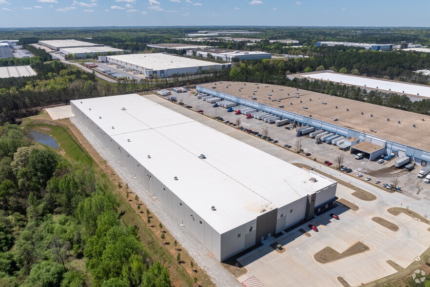 More Photos Of 200 Declaration Dr, McDonough Distribution For Lease