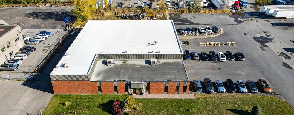 Primary Photo Of 939 Av Selkirk, Pointe-claire Warehouse For Sale