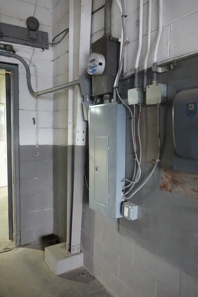 More Photos Of 3812 Bennington Ave, Kansas City Industrial For Sale