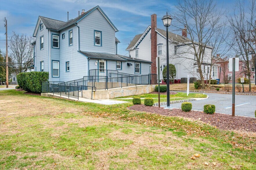 More Photos Of 27 N Main St, Marlboro Office For Sale