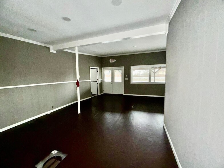 More Photos Of 359 W Shadburn Ave, Buford Freestanding For Sale