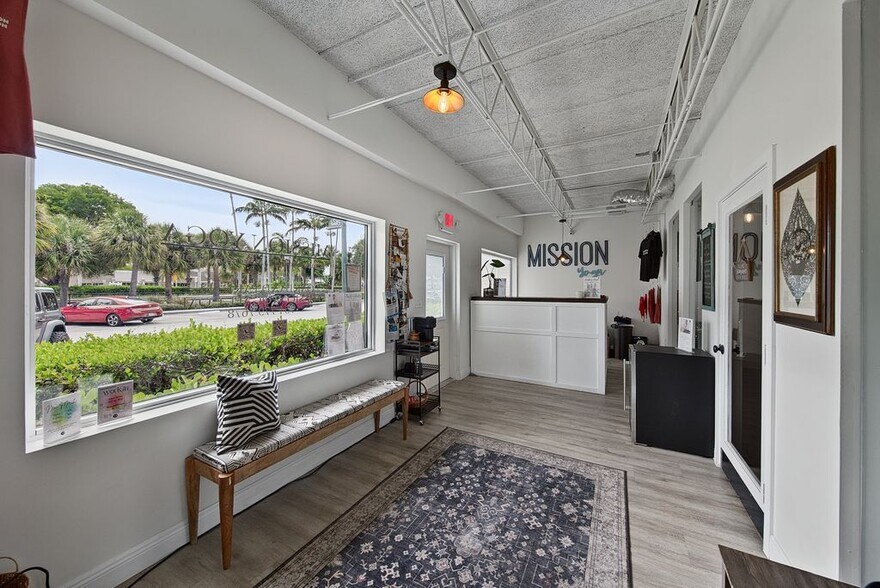 More Photos Of 3400 NE 12th Ave, Fort Lauderdale Freestanding For Lease