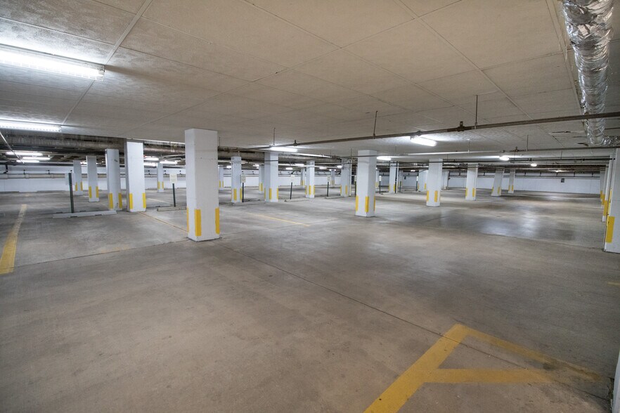 More Photos Of 1945 Old Gallows Rd, Vienna Medical For Lease