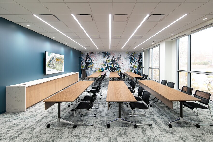 More Photos Of 6350 Walker Ln, Alexandria Office For Lease