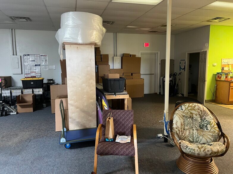 More Photos Of 26200 Vista Dr, Waves Unknown For Lease