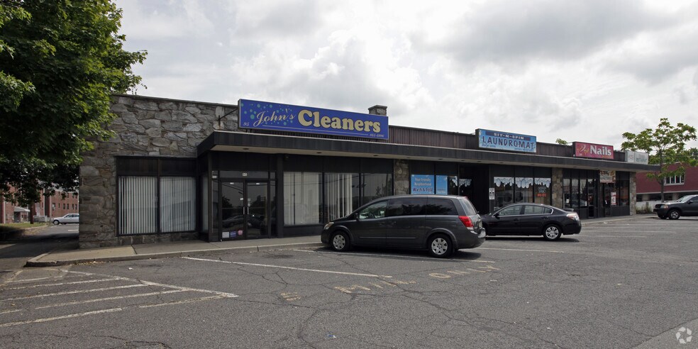 Primary Photo Of 95-105 Essex St, Maywood General Retail For Lease