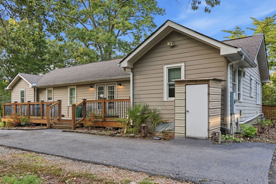 More Photos Of 3365 Thompson Bridge Rd, Gainesville Freestanding For Sale