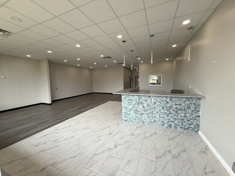 More Photos Of 3468-3480 Rochester Rd, Troy Freestanding For Lease