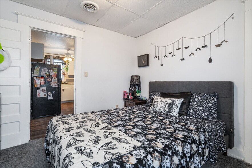 More Photos Of 1524 Van Vranken Ave, Schenectady Bar For Sale