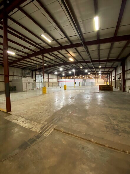 More Photos Of 4700 N Bryant Ave, Oklahoma City Warehouse For Lease