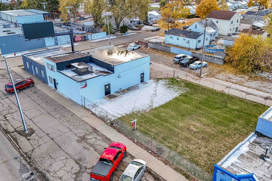 More Photos Of 22711 Dequindre Rd, Hazel Park Warehouse For Sale