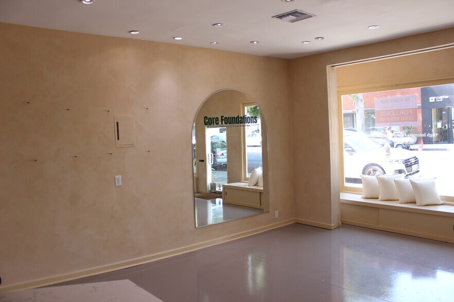 More Photos Of 840 S Robertson Blvd, Los Angeles Storefront Retail Office For Lease