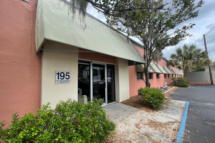 More Photos Of 255 W Main St, Bartow Office For Sale