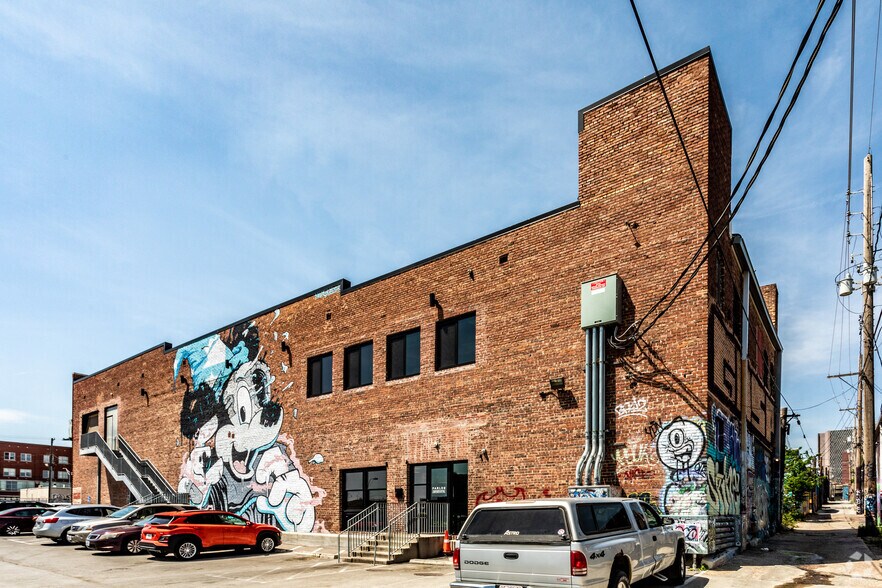 More Photos Of 1707 Locust St, Kansas City Office For Sale