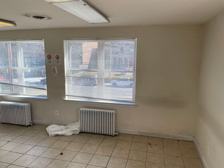 More Photos Of 2010-2012 Rhode Island Ave NE, Washington Storefront Retail Office For Lease