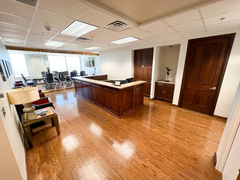 More Photos Of 303 W Wall St, Midland Office For Lease